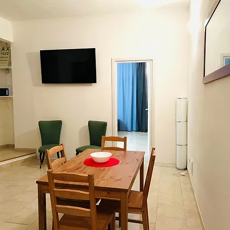 Apartman Modern Close To The Metro *
